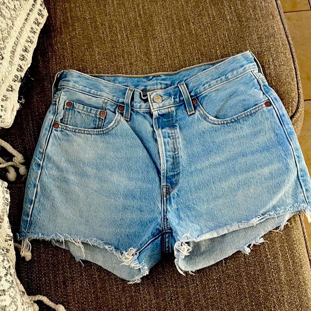 Womens high wasted Levi shorts size 29
